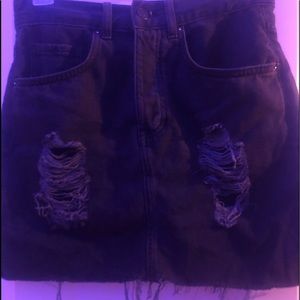 Forever 21 black distressed skirt